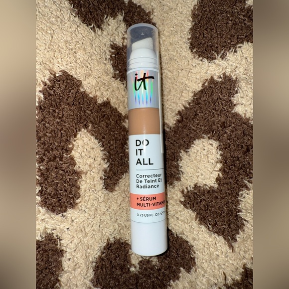 New - it Cosmetics - Do It All Radiant Concealer - Picture 2 of 13